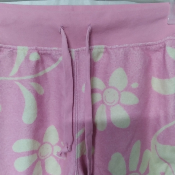 Out From Under Urban Outfitters Floral Smiley Face Shorts - Picture 4 of 10